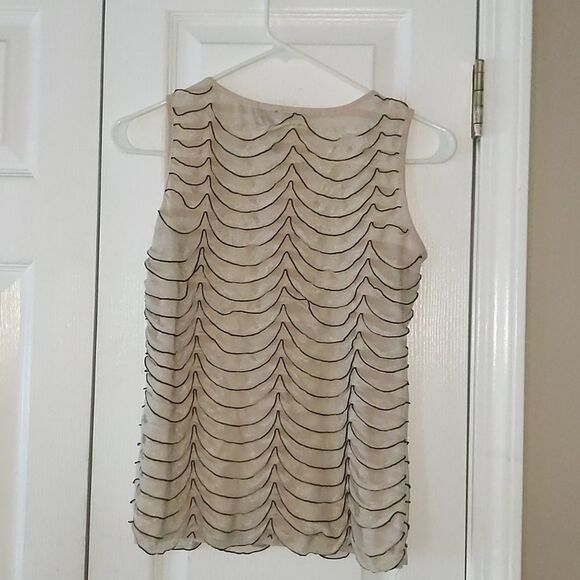 New Directions ruffle tan and black sleeveless top - Picture 4 of 4